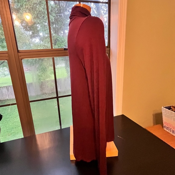 Three Dots Merlot thin turtleneck Size Medium - Picture 5 of 12